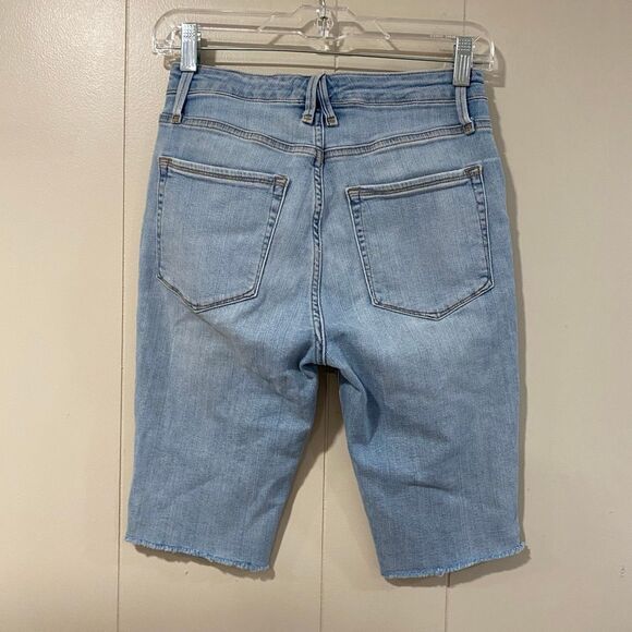 Good American Light Wash Denim Bermuda Shorts Size 2/26 - Picture 2 of 8
